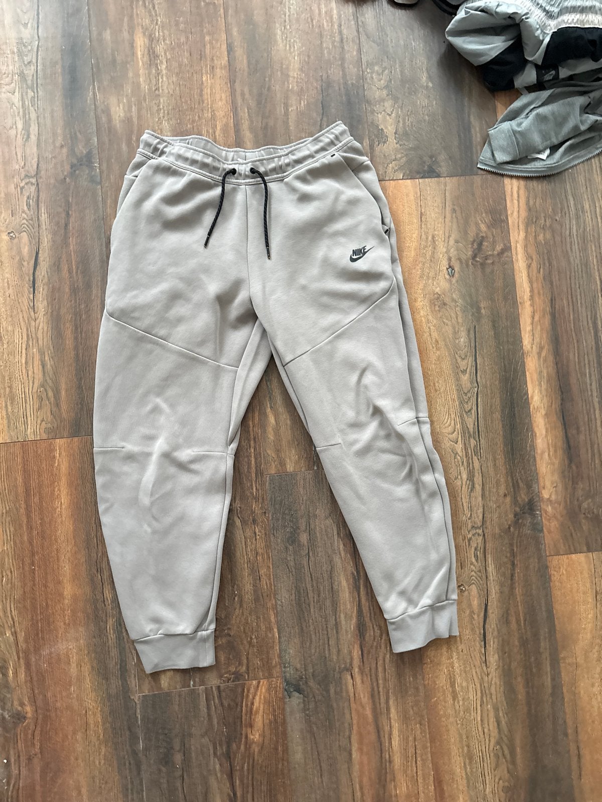 Nike Tech Fleece Joggingbroek - Maat L, Ophalen, Zo goed als nieuw, Maat 52/54 (L), Grijs