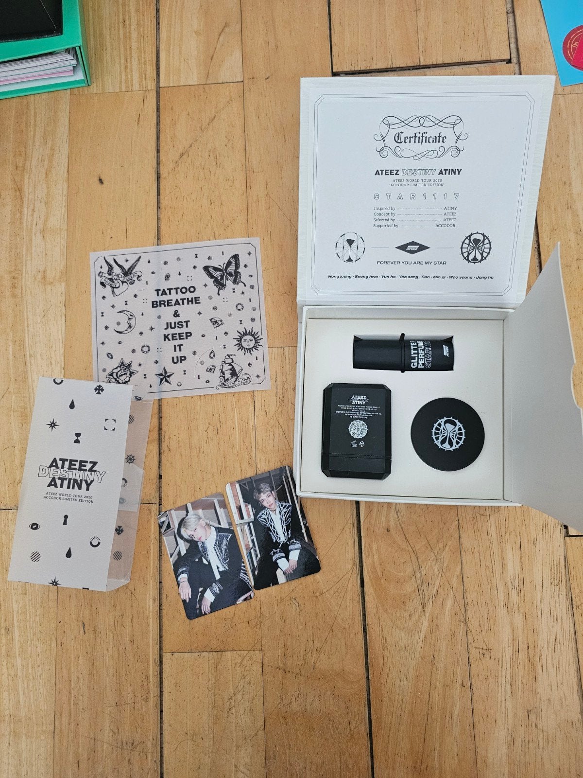 Ateez Limited Edition Parfum 2020  Hongjoong & Wooyoung PC's, Verzenden, Zo goed als nieuw, Foto of Kaart