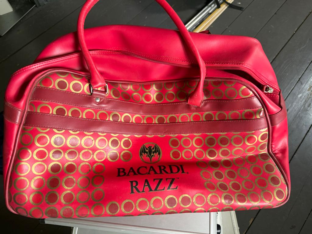 Bacardi Razz Reistas - Rode Weekendtas, Gebruikt, 20 tot 30 cm, Ophalen of Verzenden, 60 tot 80 cm