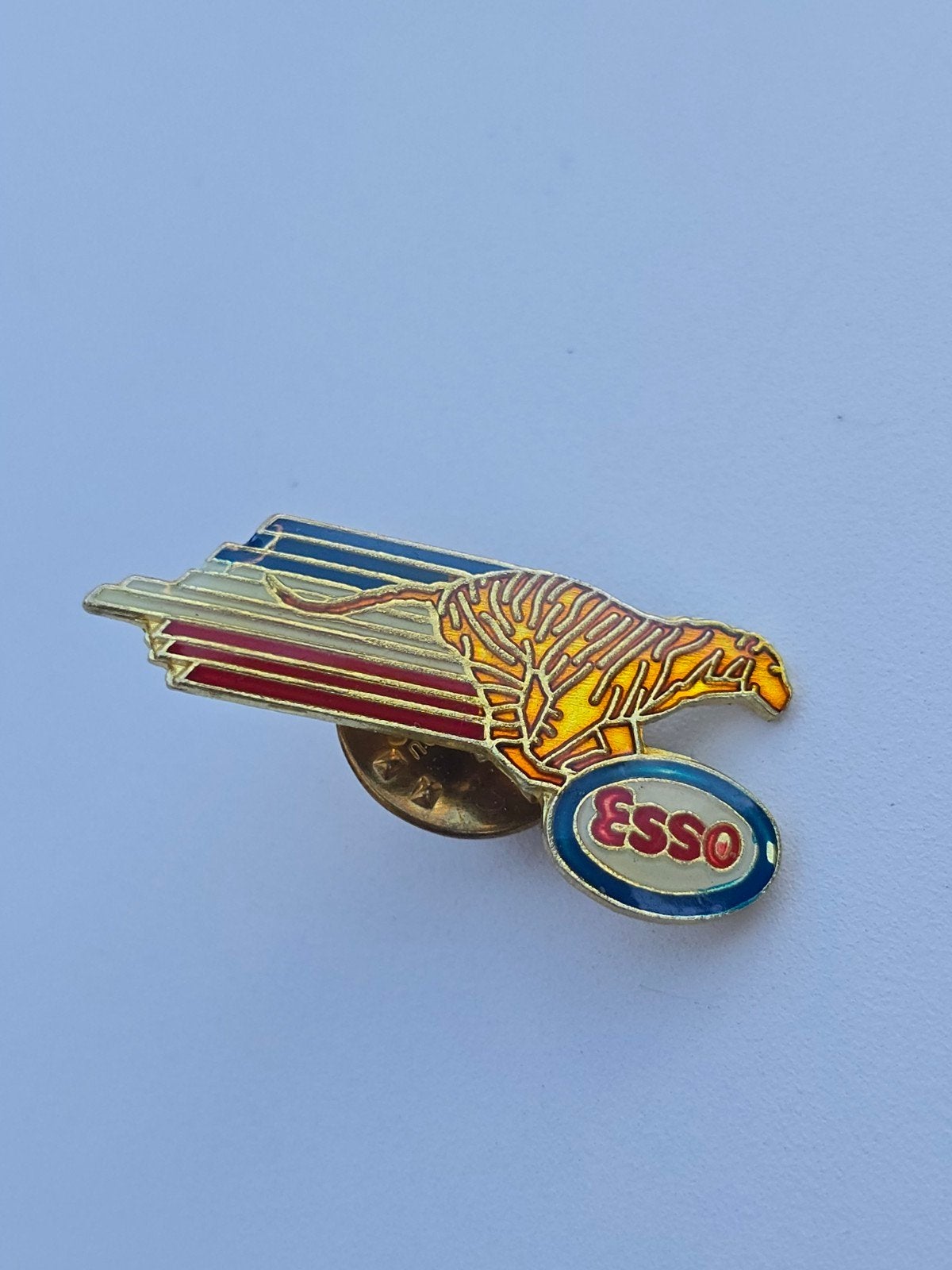 Vintage verzamelbare geëmailleerde ESSO Tiger pin 80S €4,95, Ophalen of Verzenden, Nieuw, Speldje of Pin