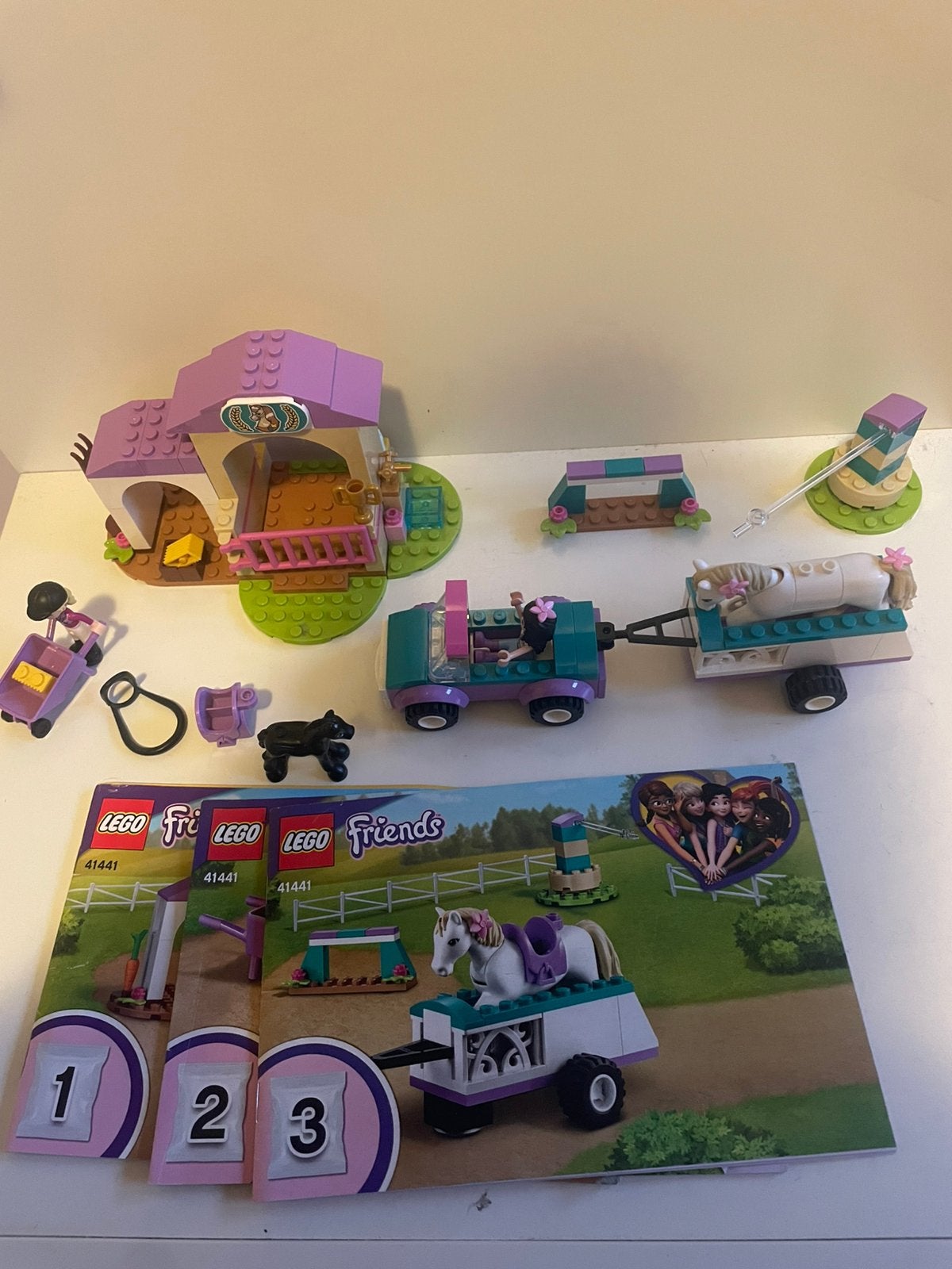 Lego friends paardenstal met trailer, Verzamelen, Speelgoed, Ophalen of Verzenden, Zo goed als nieuw