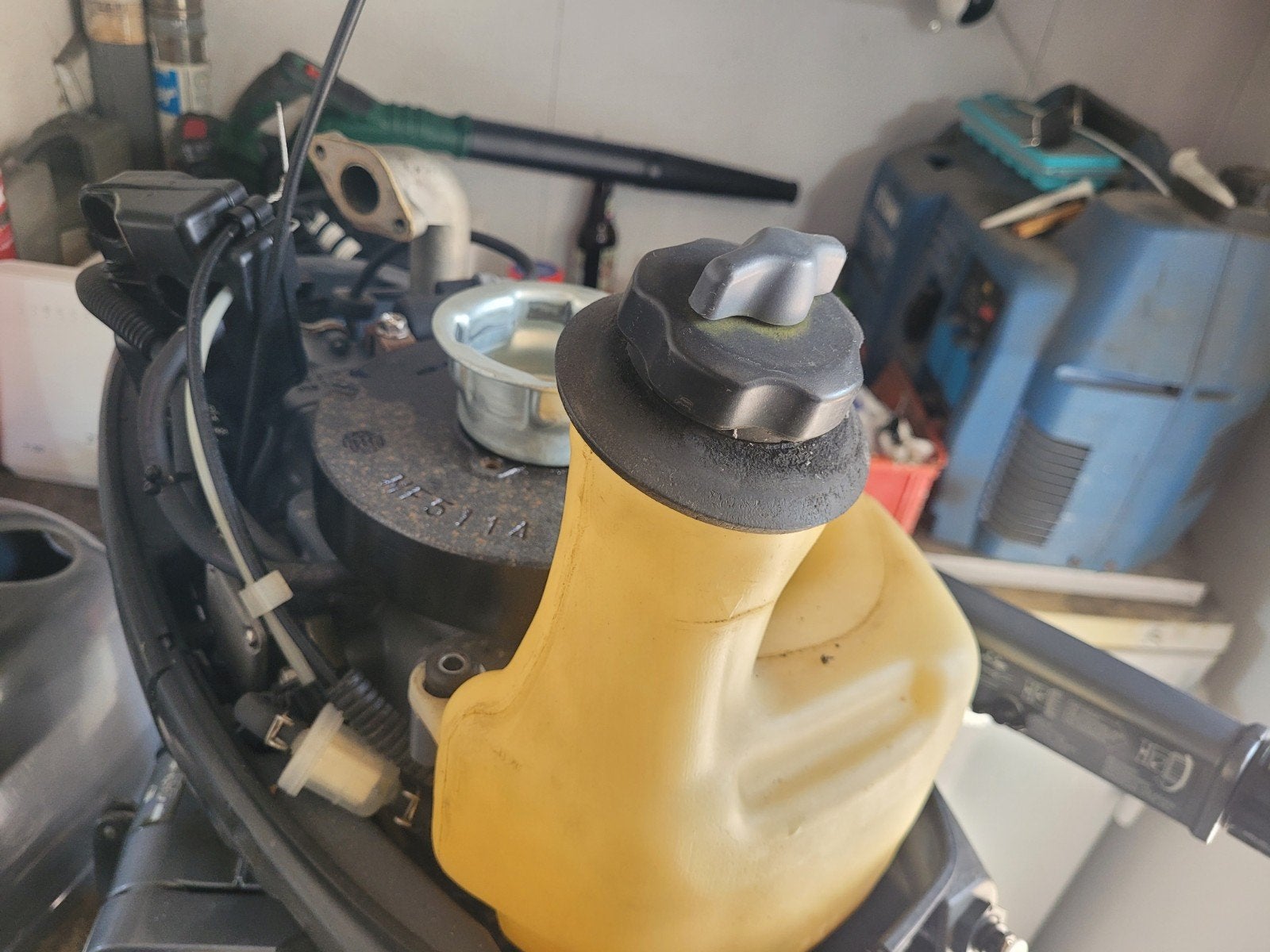 voor o.a yamaha 4/5/6 pk 4 takt
fris intern tankje met dop €, Ophalen of Verzenden, Motor en Techniek