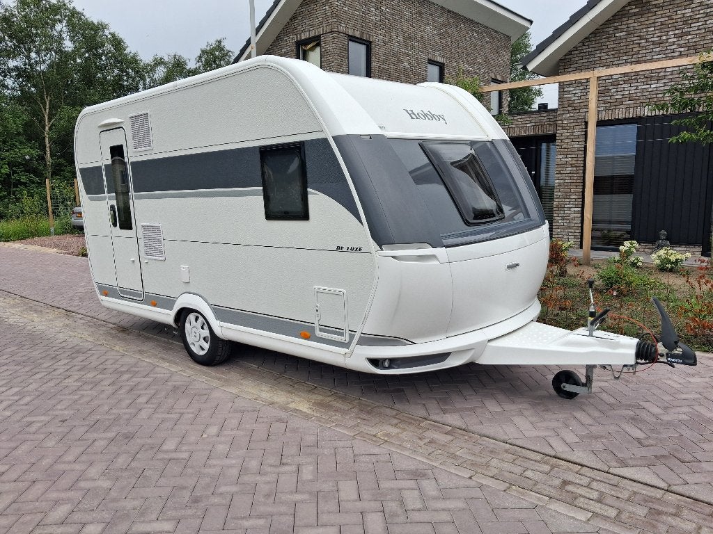 Caravan, Caravans en Kamperen, Caravans, Particulier, tot en met 3, 1000 - 1250 kg, Treinzit, Hobby, Frans bed, 5 tot 6 meter