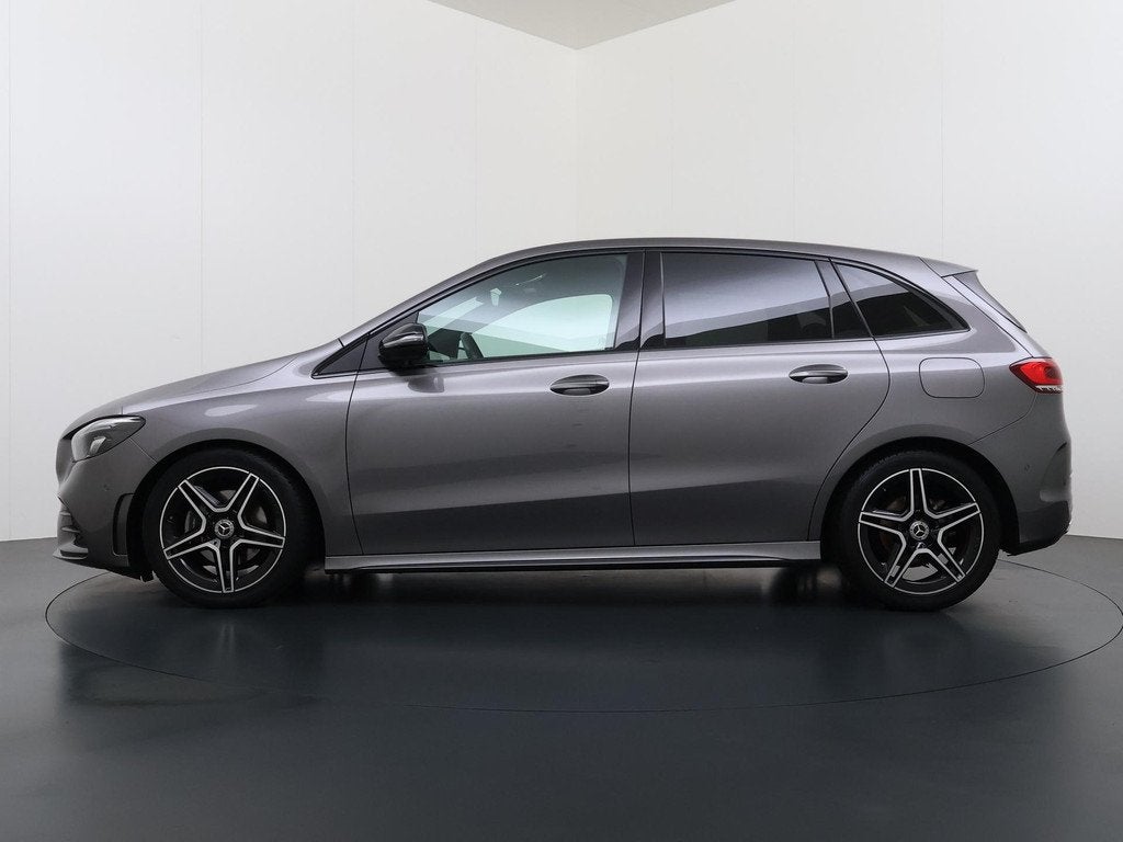 Mercedes-Benz B-klasse 180 AMG Business Solution | Sfeerverl, 136 pk, Gebruikt, 4 cilinders, 700 kg