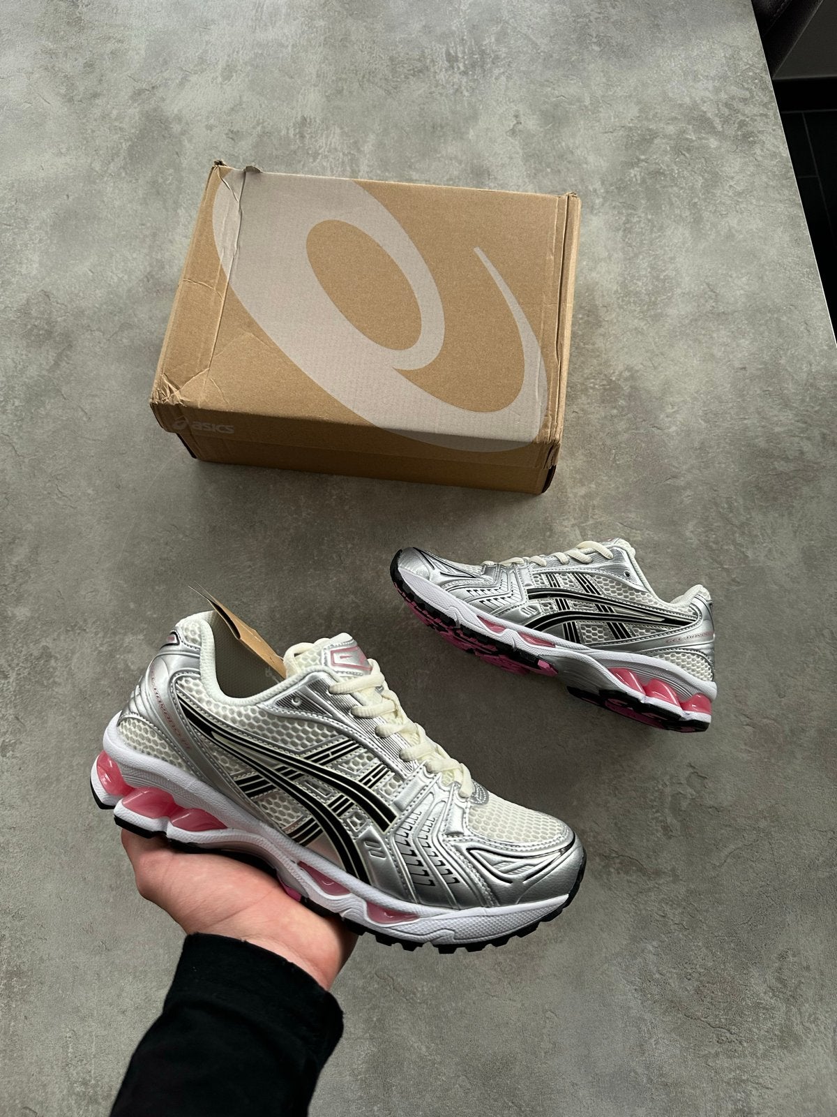 ASICS Gel-Kayano 14 - Zilver/Roze - Nieuw in doos - maat 40, Wit, Nieuw, Ophalen of Verzenden, Sneakers of Gympen