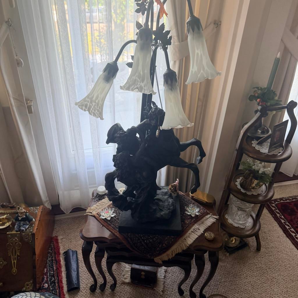Set van 3 Tiffany-stijl lampen en een bronzen beeld, Antiek en Kunst, Ophalen of Verzenden