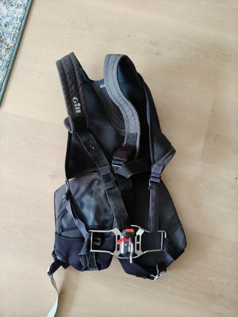 2x Gill trapezevest met quick release. Maat M en L, Watersport en Boten, Verzenden, Dame of Heer, Reddingsvest of Zwemvest, Gebruikt