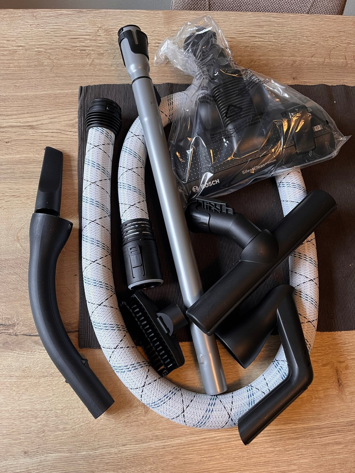 Bosch Siemens stofzuigerslang en accessoires, Witgoed en Apparatuur, Stofzuigers, Nieuw, Overige typen, Bosch, Inclusief accessoires