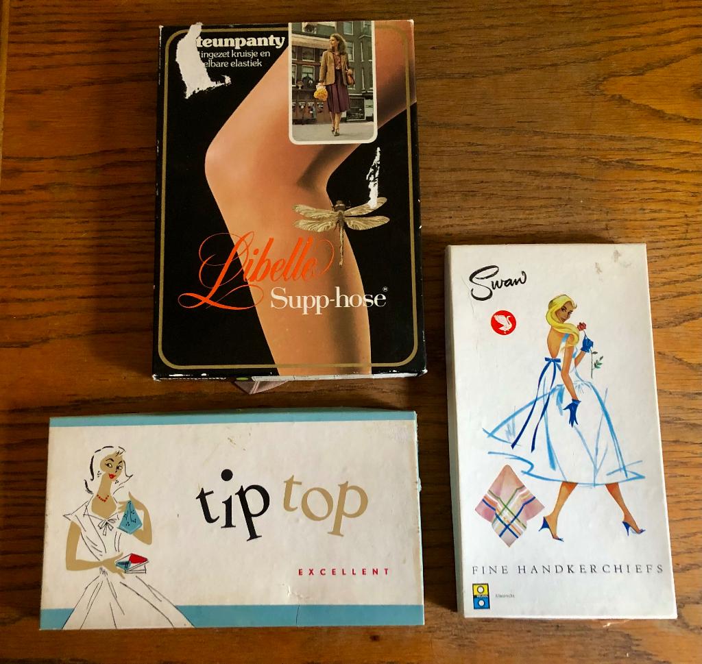 Vintage: drie doosjes met zakdoekjes en panty’s jaren 50/60, Antiek en Kunst, Ophalen