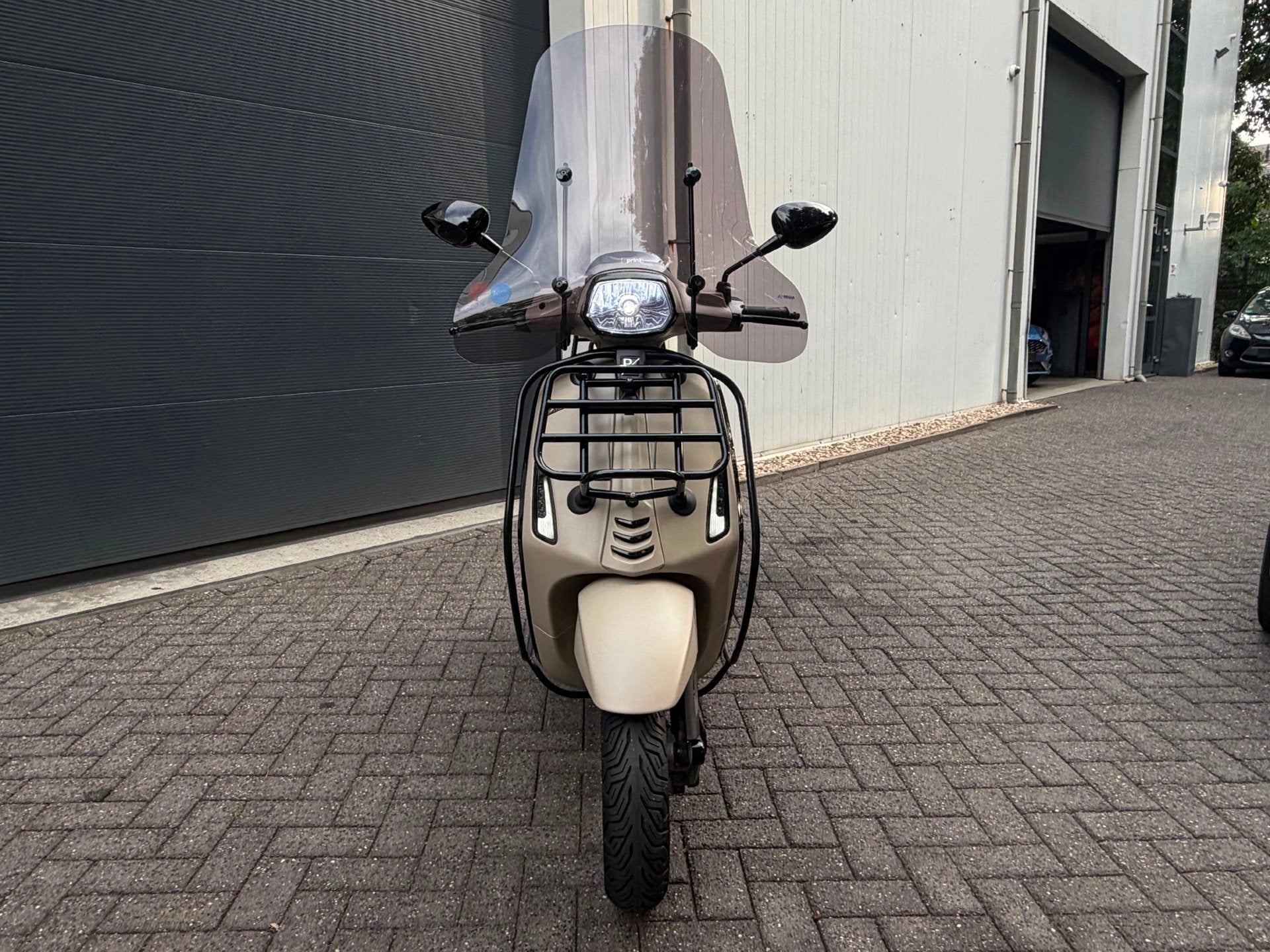 Vespa Bromscooter Sprint 4T Sport Brom Custum/Beugels/LED/Ma, Gebruikt, Overige modellen, 50 cc
