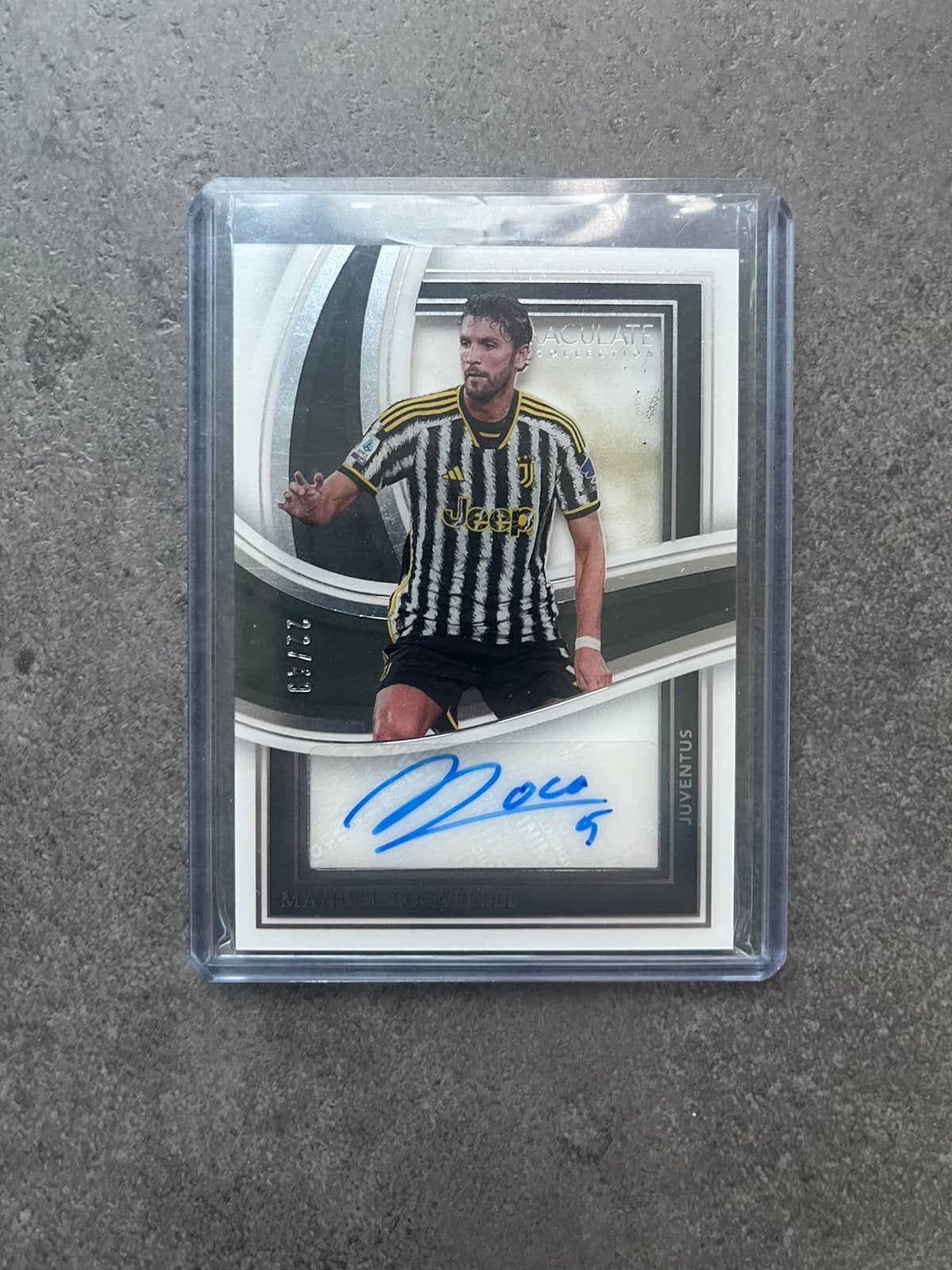 2023-24 Panini Immaculate Manuel Locatelli Auto /49, Ophalen of Verzenden, Zo goed als nieuw, Plaatje