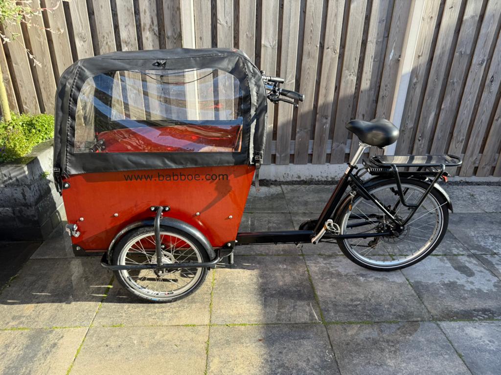 Goedgekeurde Babboe Big-E bakfiets met regentent en zitjes, Fietsen en Brommers, Fietsen | Bakfietsen, Gebruikt, Overige merken