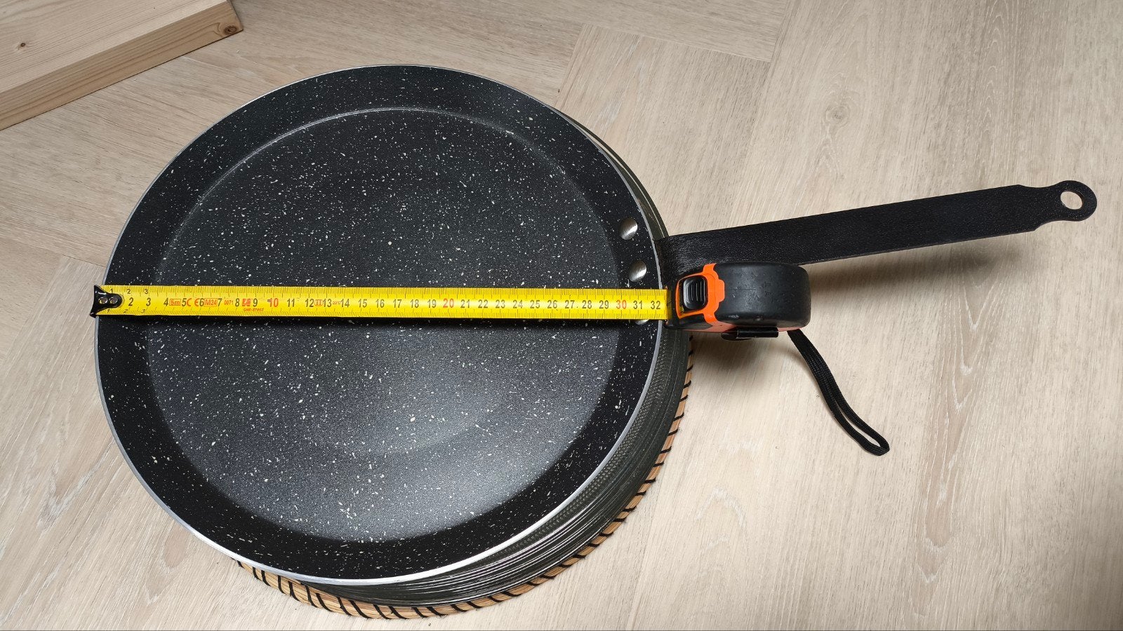 Hendi Koekenpan 28 cm met antiaanbaklaag, Huis en Inrichting, Keuken | Potten en Pannen, Ophalen of Verzenden, Gebruikt, Aluminium