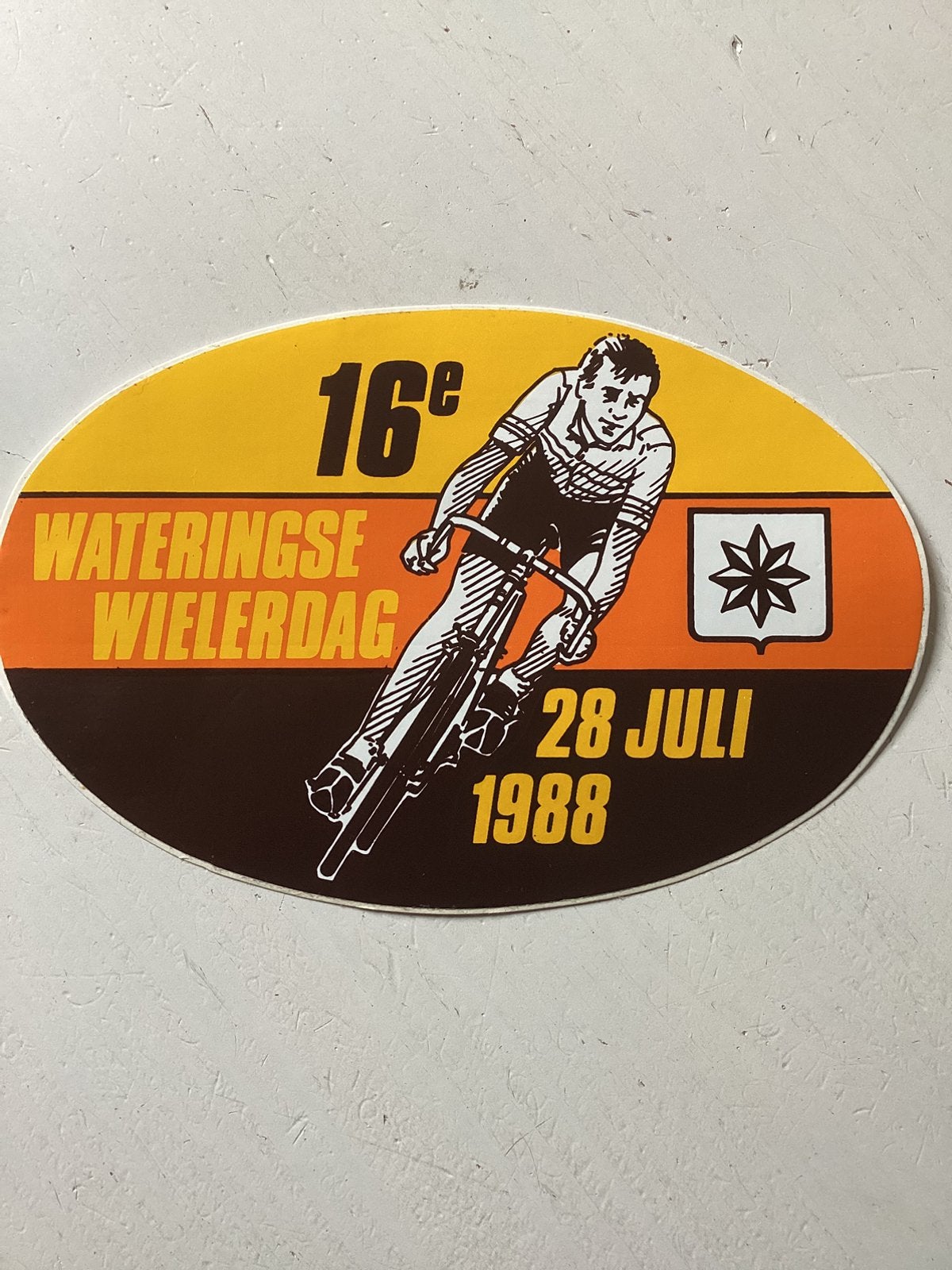 Sticker 16e Wateringse Wielerdag 1988, Verzenden, Zo goed als nieuw, Sport