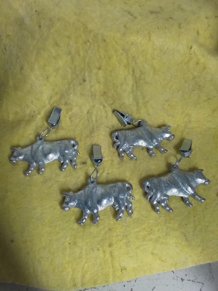 15144) 4 mooie  koeje  tafelkleed gewichtjes  6,5x3,5 cm, Ophalen of Verzenden, Zo goed als nieuw, Rechthoek