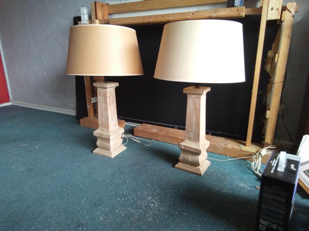 Twee prachtige brocante lampen houten voet, Ophalen of Verzenden, Zo goed als nieuw, Minder dan 50 cm