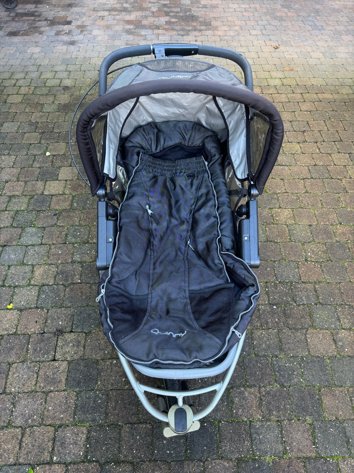 Quinny kinderwagen in goede staat met handrem, Ophalen, Gebruikt, Kinderwagen, Quinny