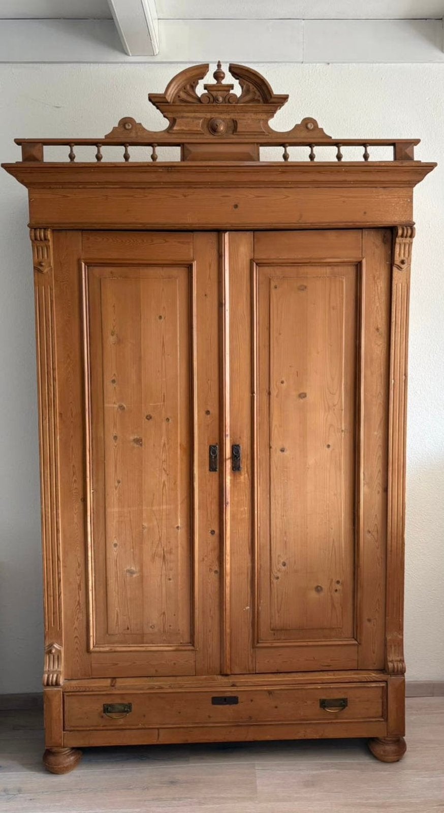 Antieke grenen kast, Ophalen