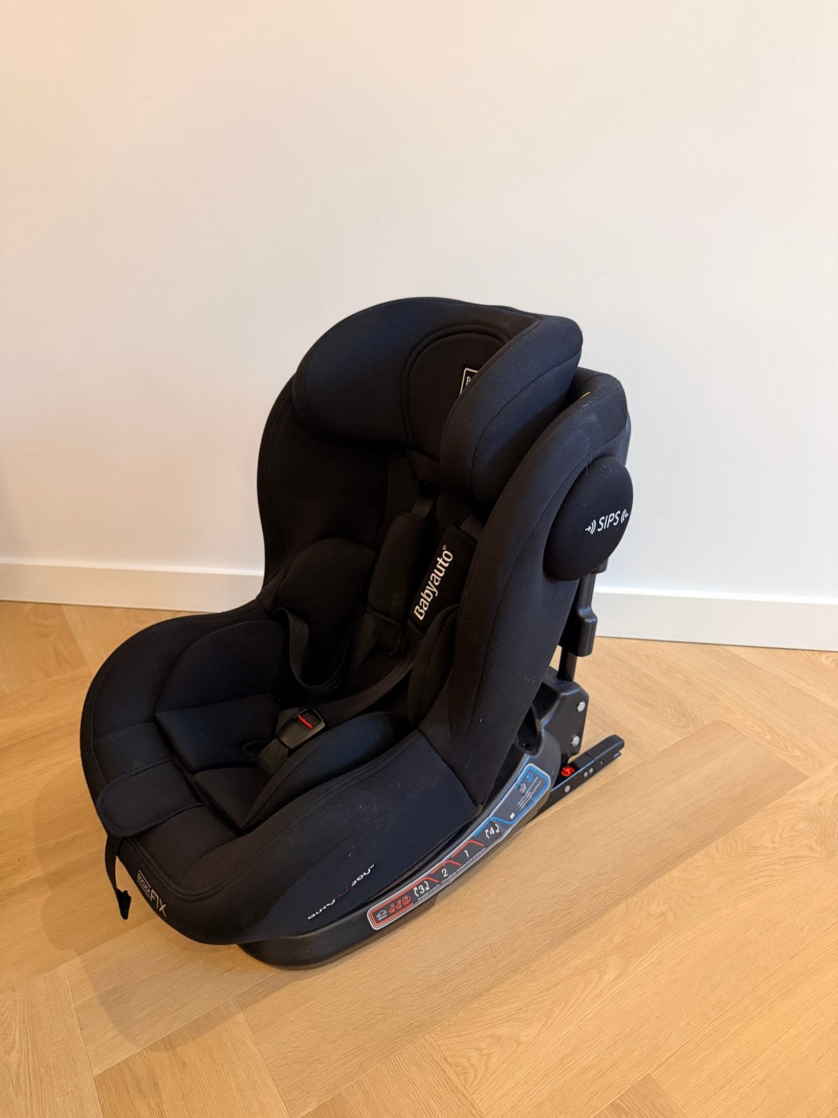 Babyauto autostoel met Isofix en slaapstand, Slaapstand, Zo goed als nieuw, 9 t/m 36 kg, Isofix