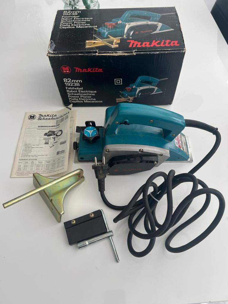 Makita 1923B Schaafmachine (82mm) – Krachtig & Betrouwbaar, Ophalen of Verzenden, Zo goed als nieuw