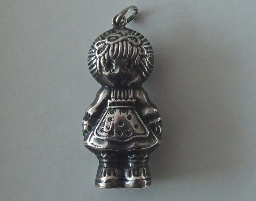 ZILVEREN HANGER: RAGGEDY ANN, Antiek en Kunst, Verzenden, Zilver