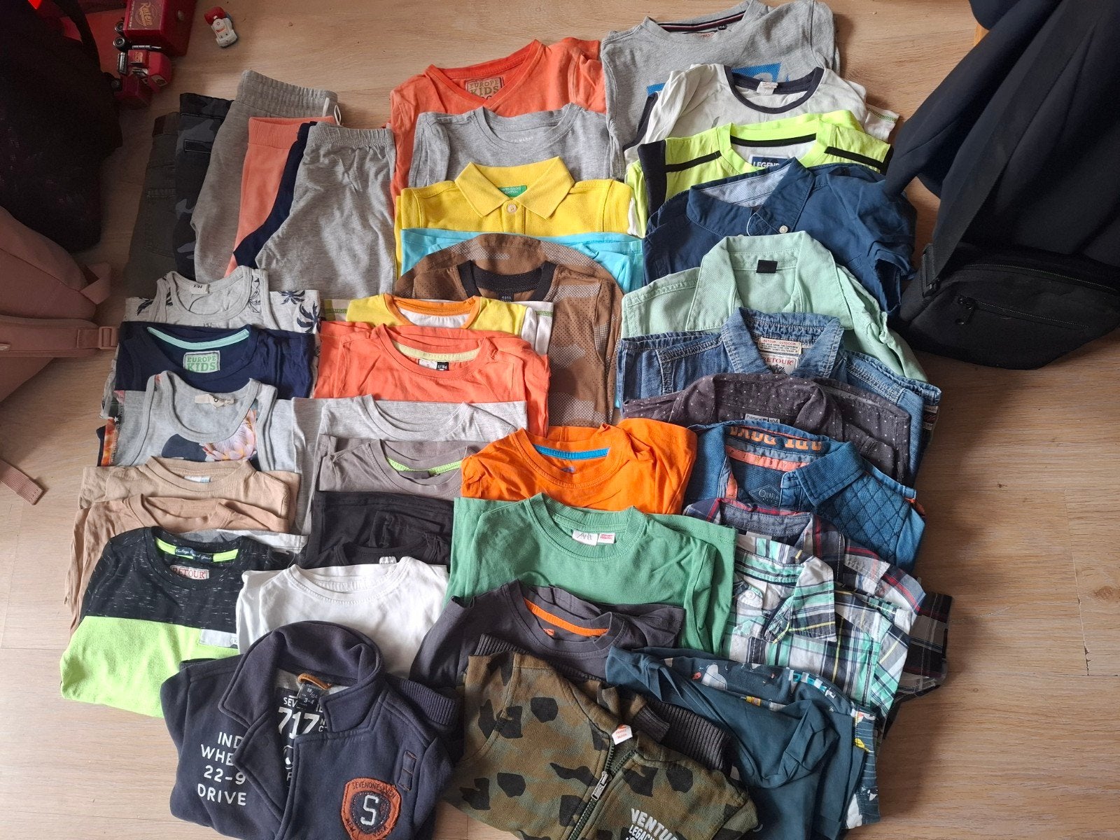 groot pakket 98 104, Ophalen, Zo goed als nieuw, Maat 98