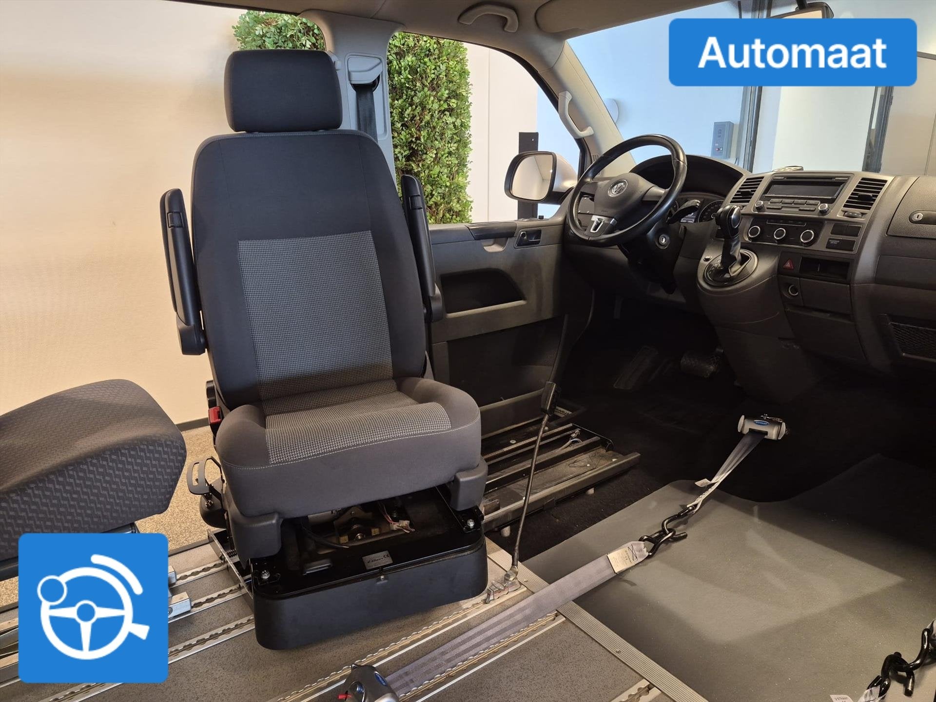 Volkswagen Caravelle L1H1 Rolstoelbus Rolstoel voorin / Zelf, Auto's, Stof, Gebruikt, Zwart, 4 cilinders