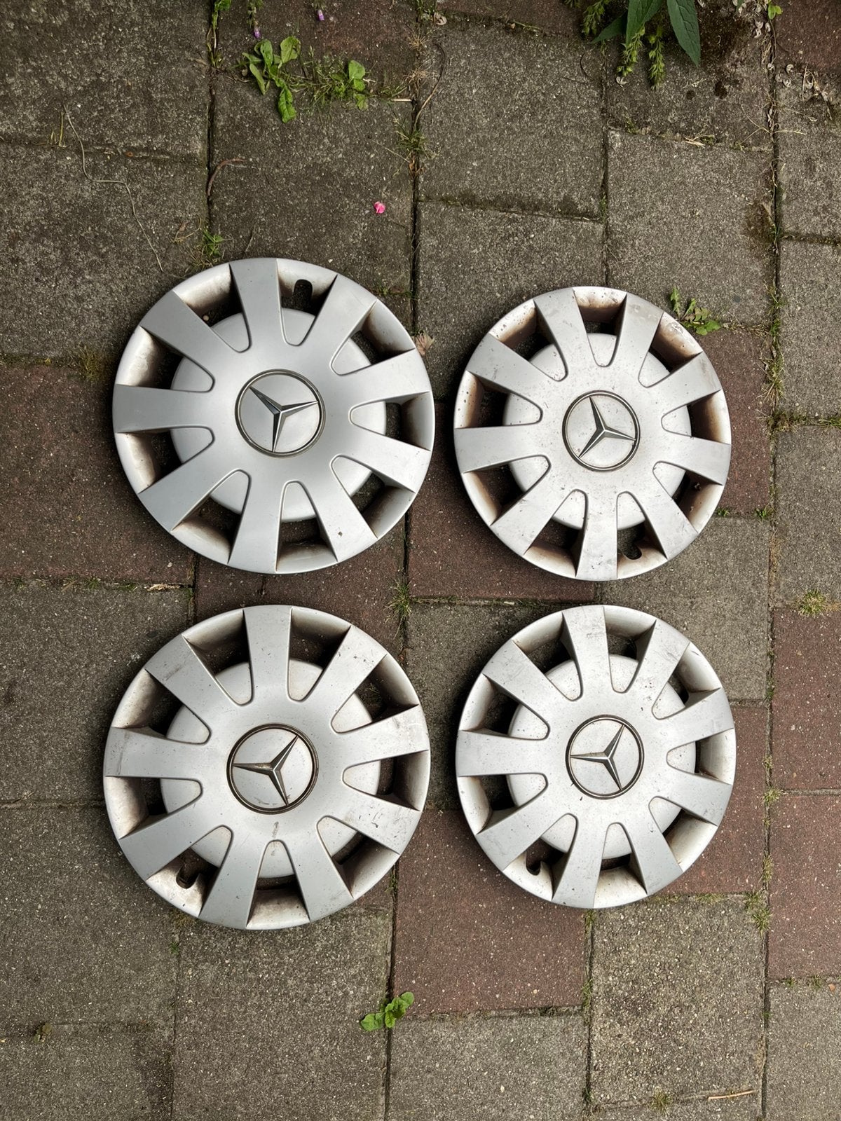 4 Mercedes wieldoppen 16 inch, Ophalen, Gebruikt