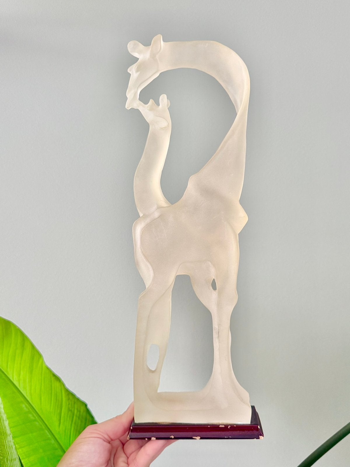 Vintage hars giraffe beeld met jong, Verzamelen, Beelden en Beeldjes, Ophalen of Verzenden, Gebruikt, Dier