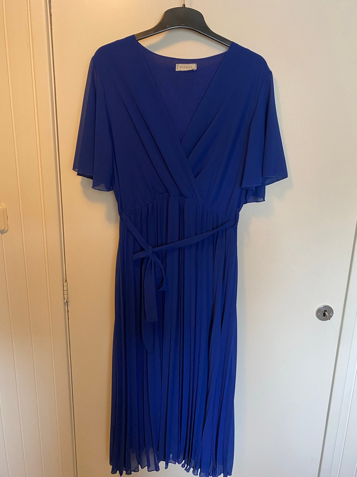 Promiss kobaltblauwe plissé jurk - Maat 46 nieuw, Kleding | Dames, Blauw, Maat 46/48 (XL) of groter, Nieuw, Ophalen of Verzenden