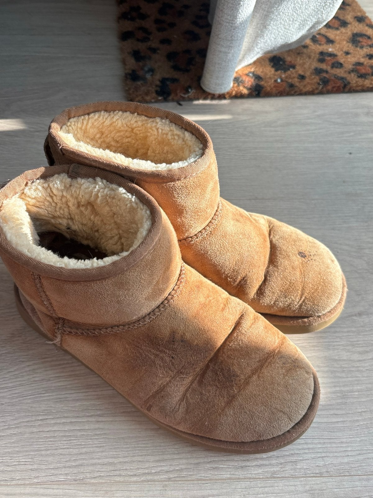 Uggs Classic Mini Laarzen - Bruin, Ophalen of Verzenden, Gedragen, Bruin, Lage of Enkellaarzen
