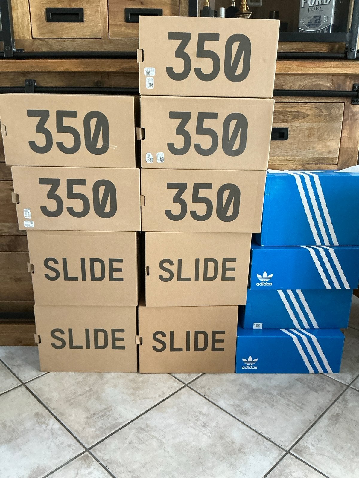 Originele Adidas en Yeezy schoenendozen, Ophalen of Verzenden, Zo goed als nieuw, Bruin, Overige typen