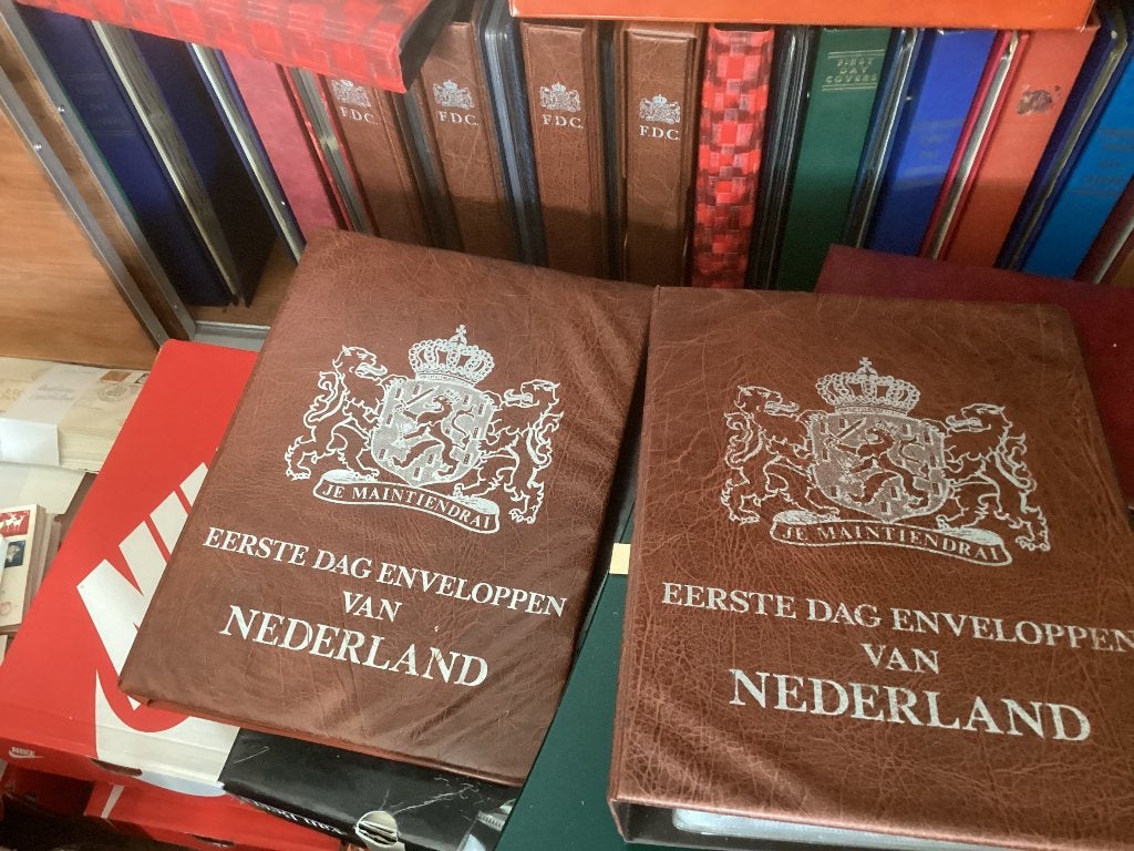 Gebruikte fdc eerste dag enveloppen van Nederland albums per, Ophalen, Verzamelalbum