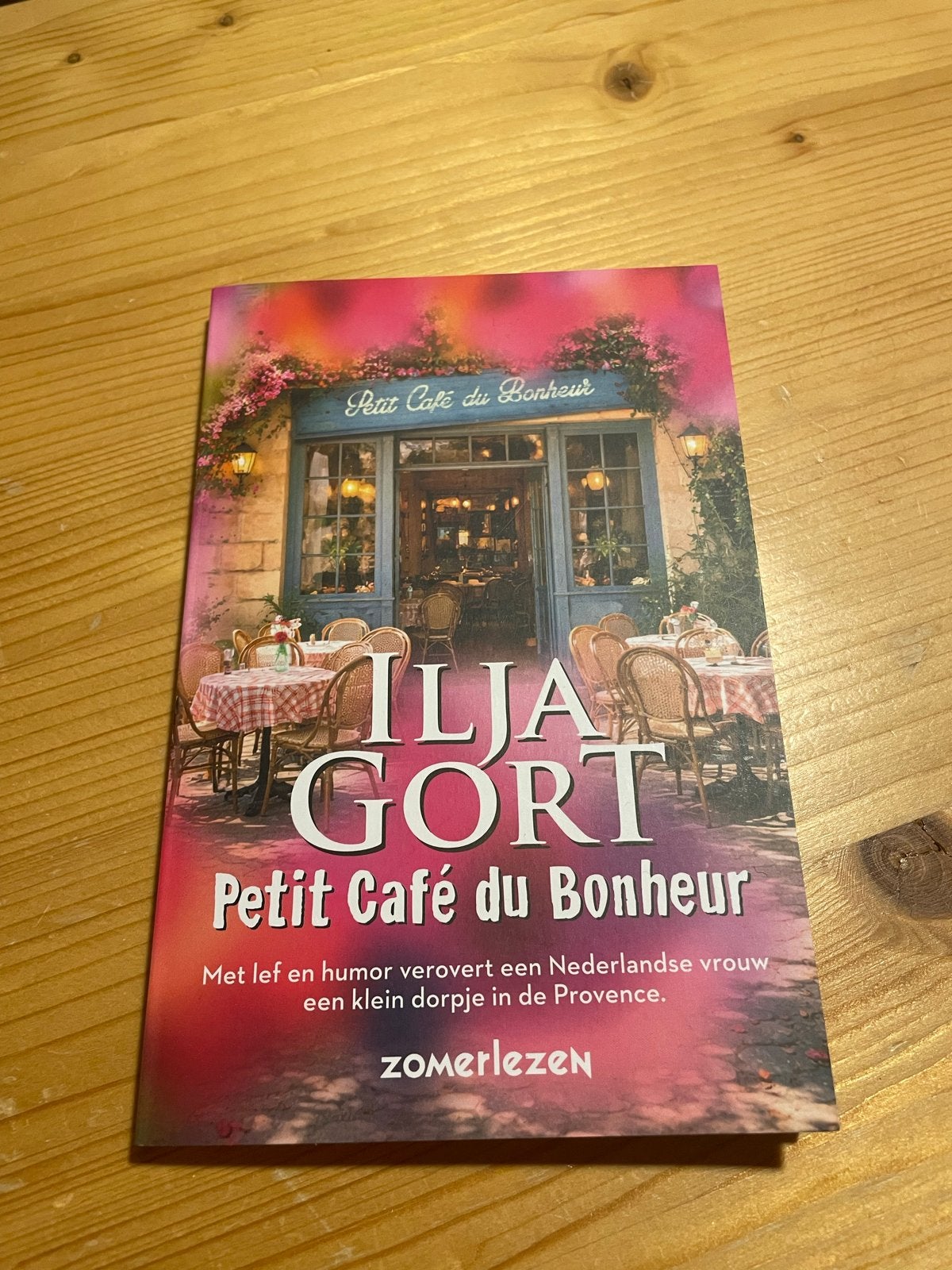 Ilja Gort - Petit Café du Bonheur (Zomerlezen), Ophalen of Verzenden, Zo goed als nieuw, Nederland