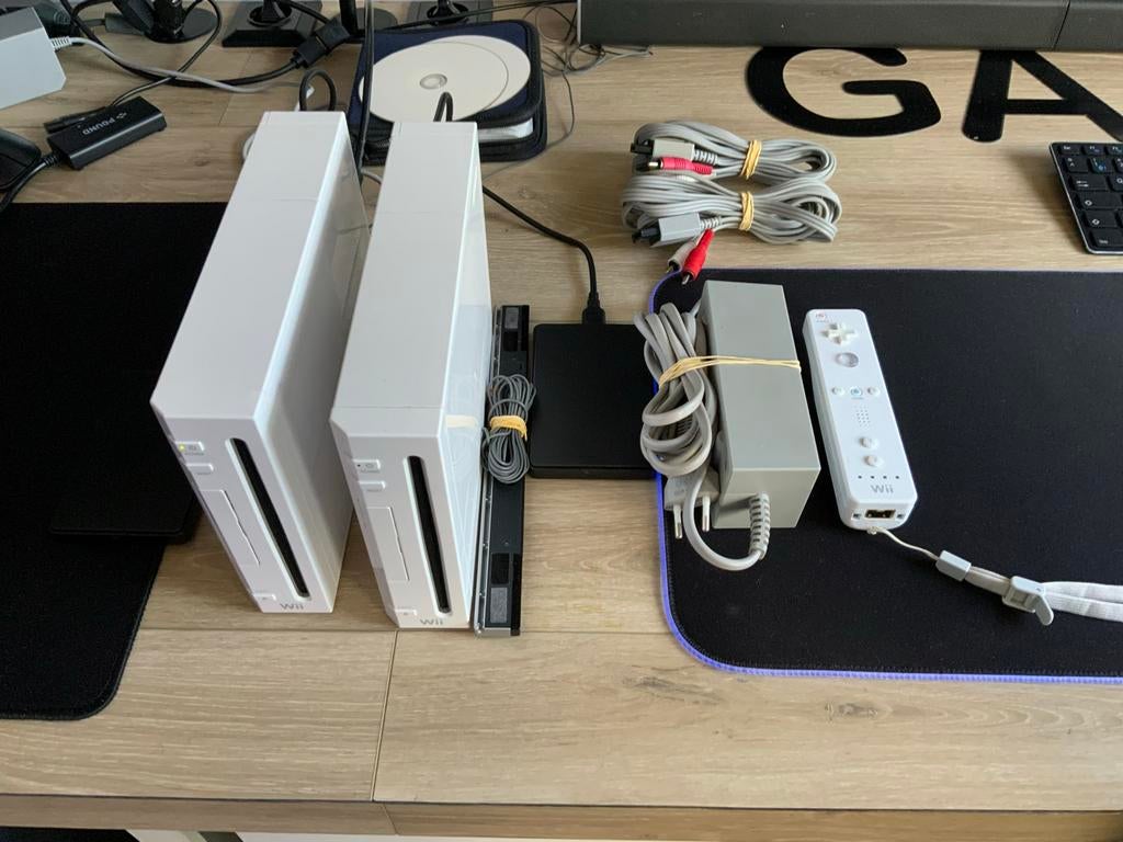 Wii compleet met bijna 200 games, controller en HDMI adapter, Ophalen of Verzenden, Gebruikt, Met 1 controller, Met games