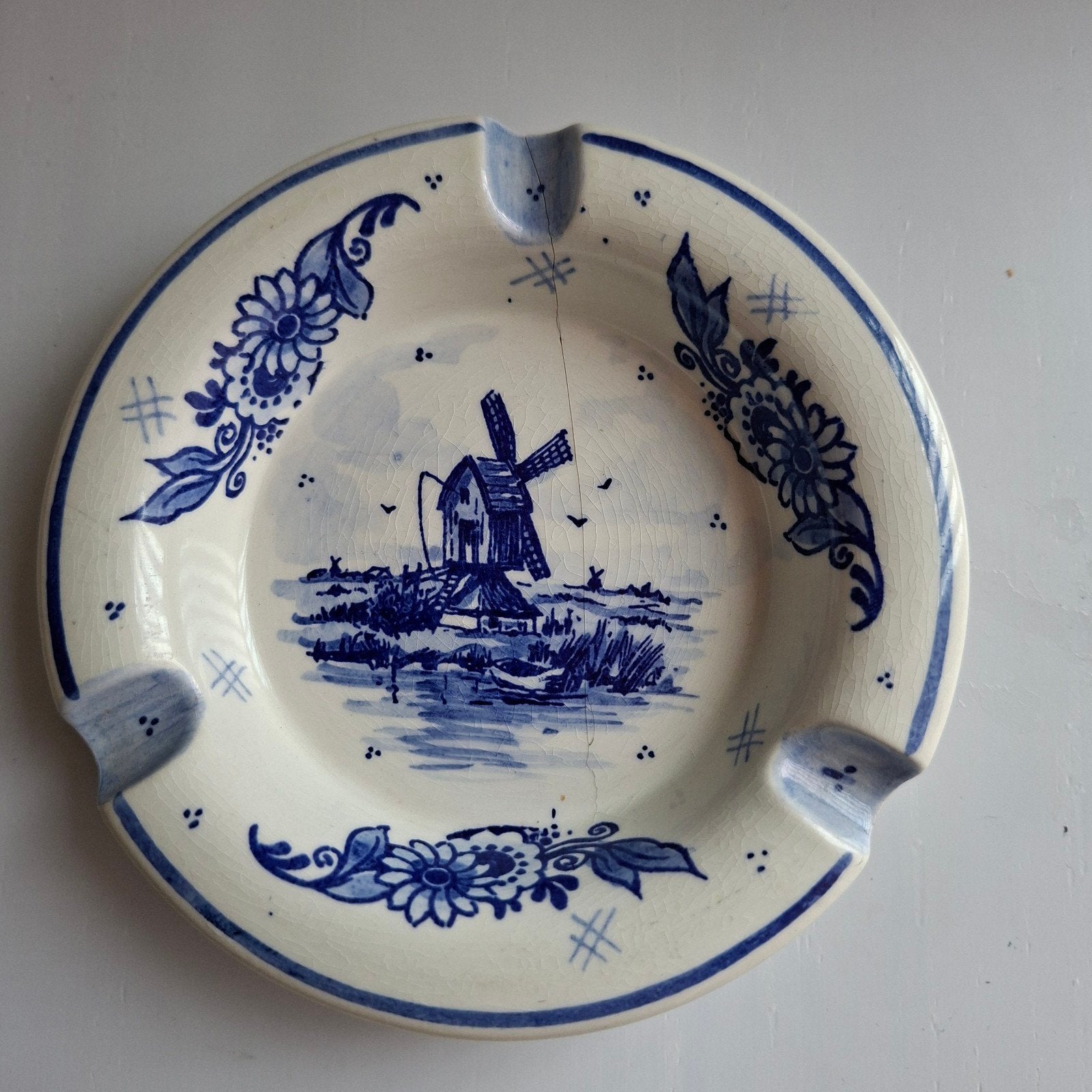 Delfts blauw asbak, Goedewagen, Gouda. diam.12,5 cm., Antiek en Kunst, Ophalen of Verzenden