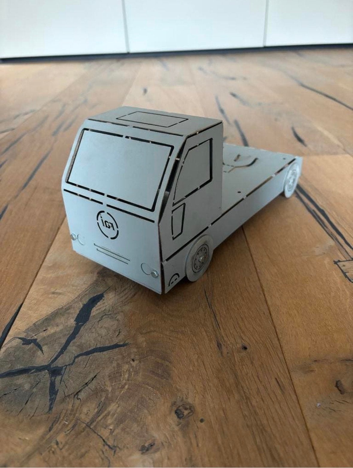 Handgemaakt Metalen Vrachtwagen Model - Uniek Decorstuk, Ophalen of Verzenden, Nieuw, Truck, Overige merken