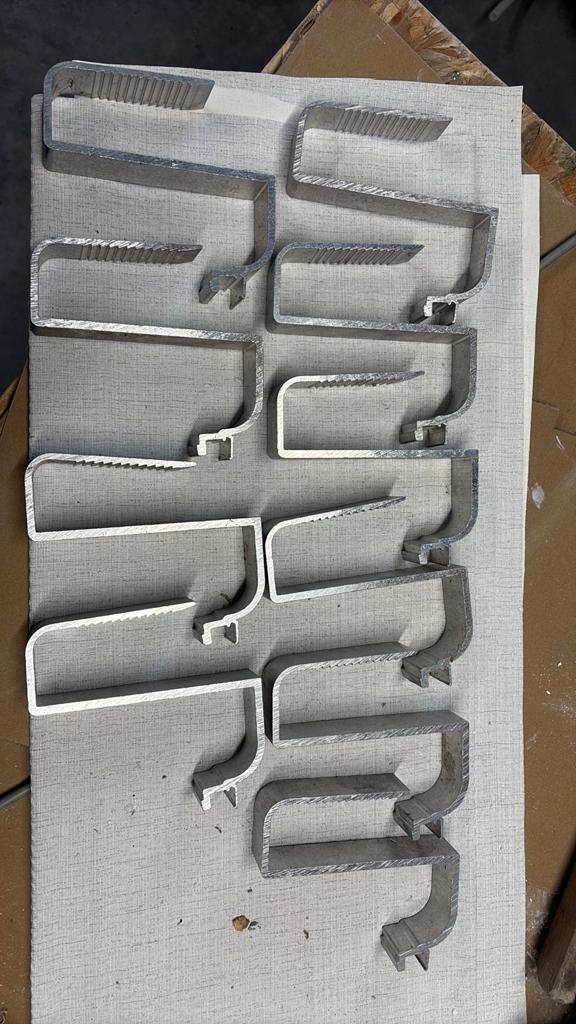 Dakhaken zonnepanelen frame, Doe-het-zelf en Verbouw, Ophalen, 250 mm of meer