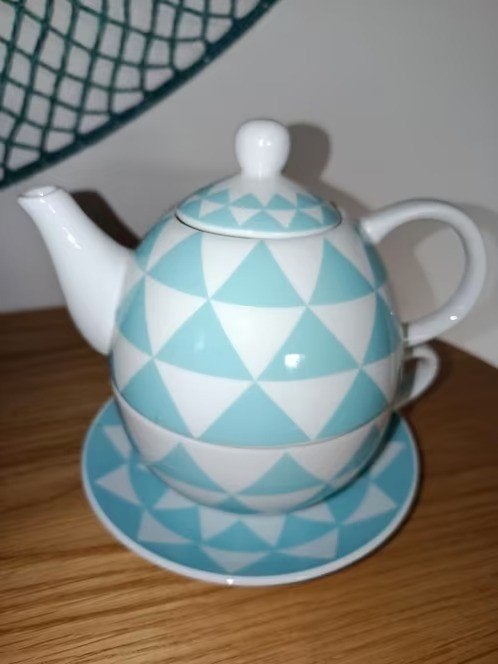 Tea for one set, theepot, schotel en kopje, Ophalen of Verzenden, Zo goed als nieuw, Overige stijlen, Kop(pen) en/of Schotel(s)