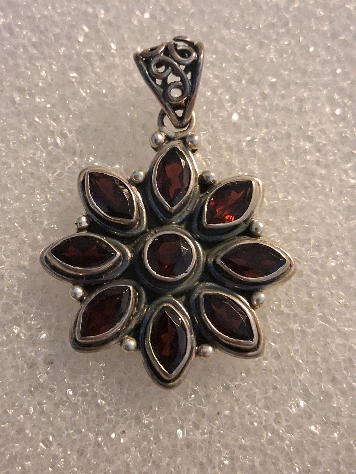 Zilveren hanger met Granaat steen- afmeting 25 mm, Ophalen of Verzenden, Nieuw, Rood, Zilver