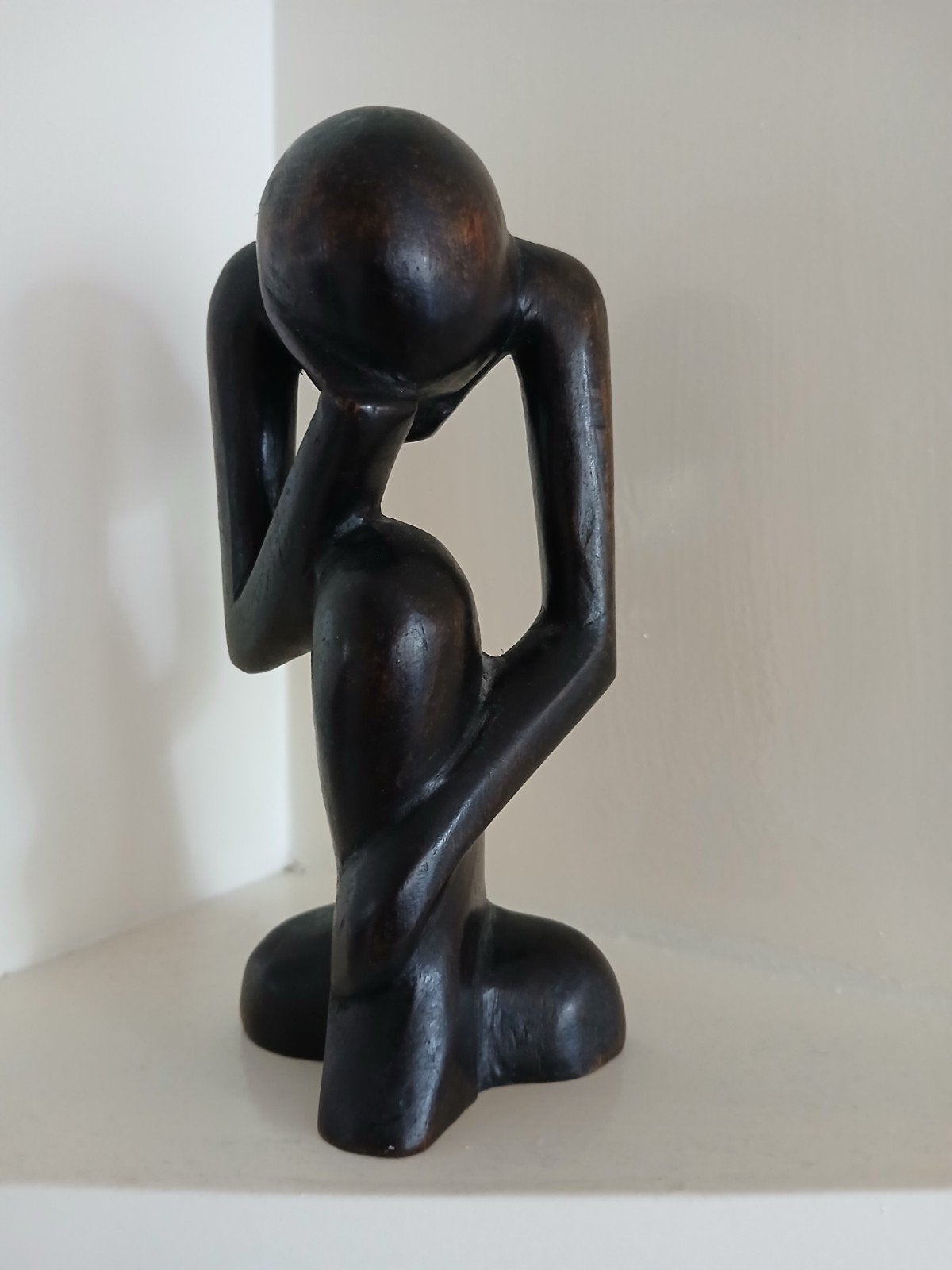 Beeld de denker, Ophalen of Verzenden, Hout, Beeld, Minder dan 20 cm