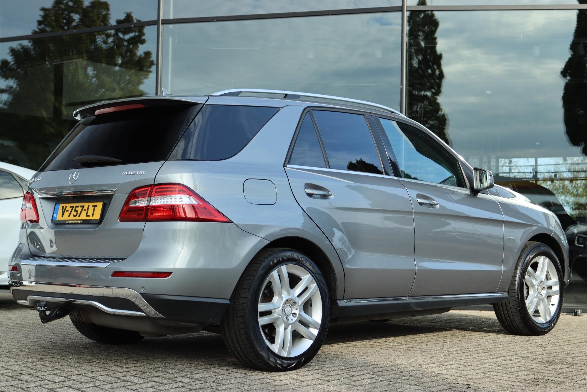 MERCEDES-BENZ ML 350 BLUETEC 4MATIC 3.0 V6 GRIJS KENTEKEN |, Auto's, Automaat, Stof, Gebruikt, Euro 6