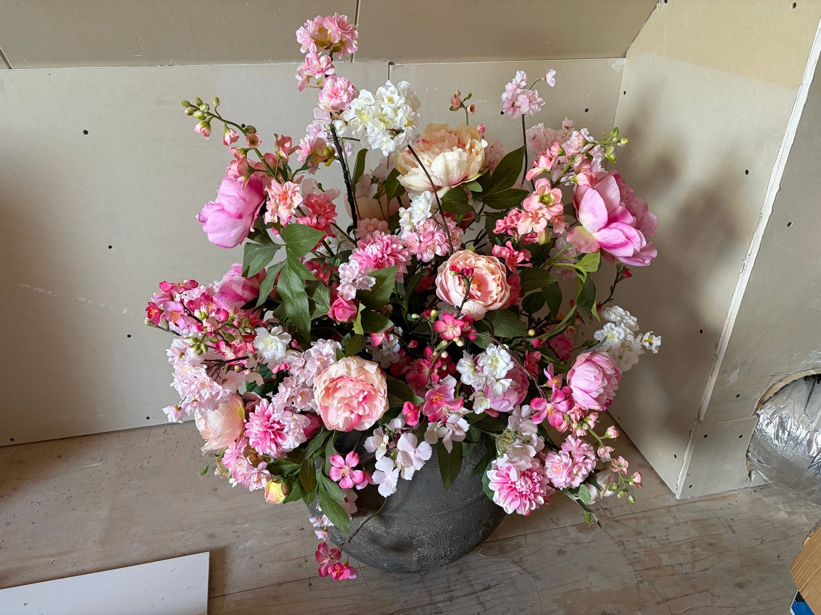 Prachtig Roze Kunstbloemstuk in Pot - Zijde & Kunststof, Ophalen, Binnen, Roze, Zo goed als nieuw