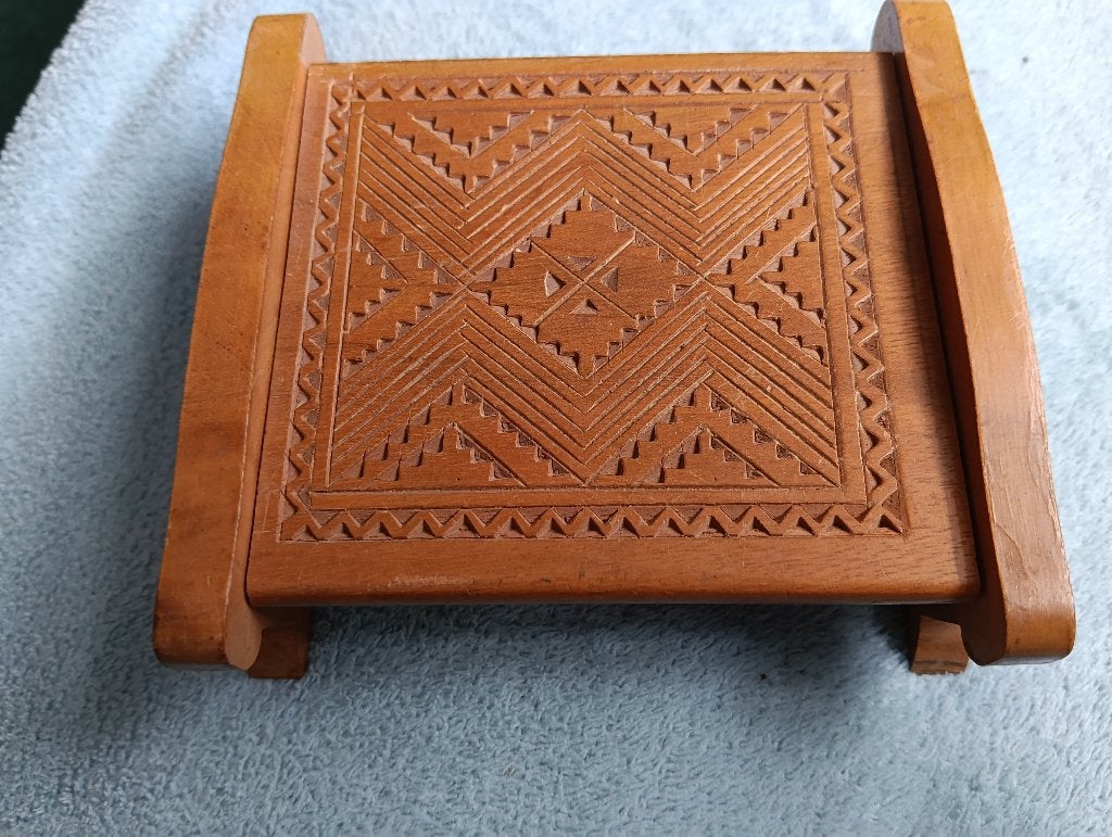 Houten snuisterijen doosje +scharnierdeksel. Houtsnijwerk ., Ophalen, Hout, Gebruikt, Oosters