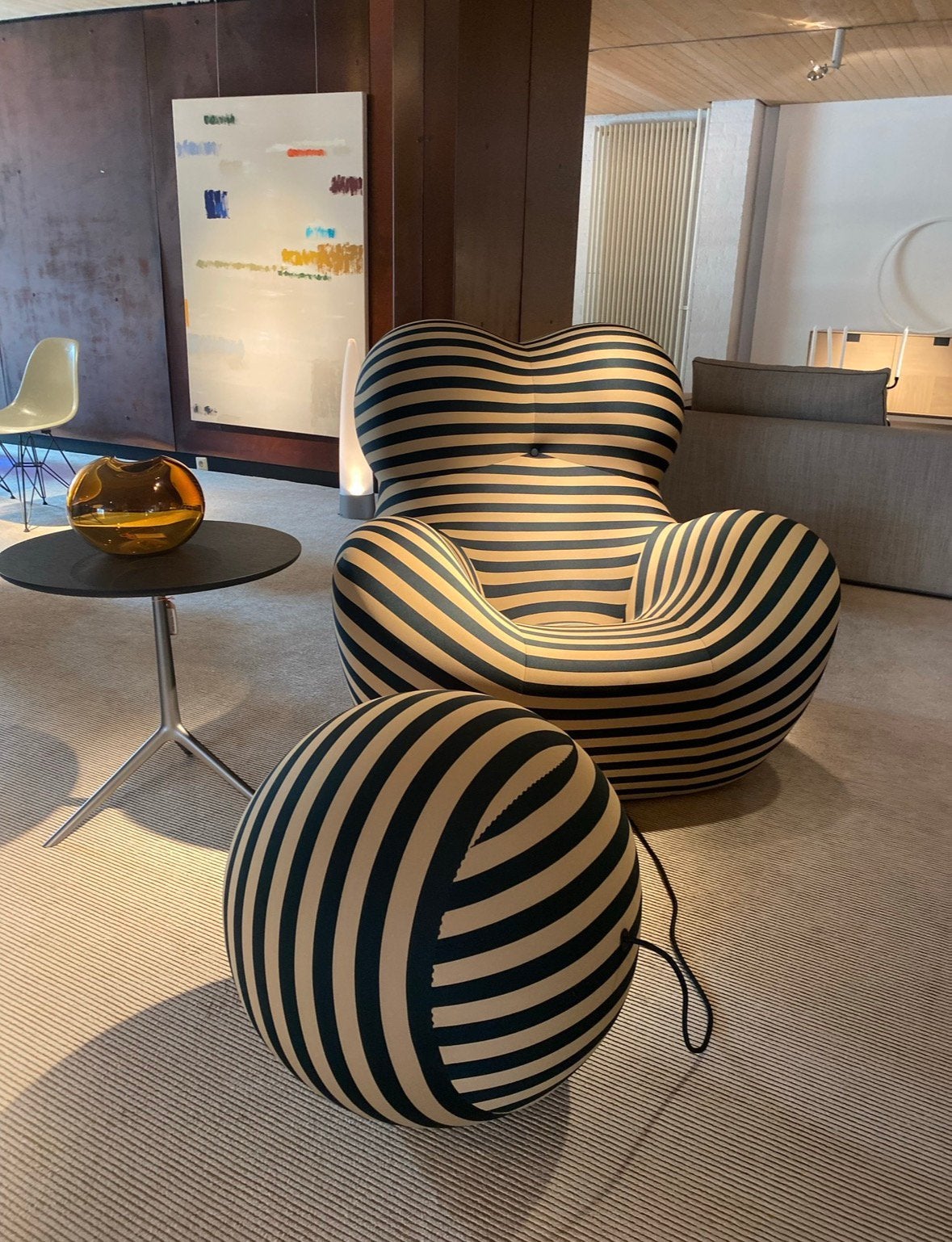 B&B Italia Mama Up50 lounge anniversary edition beige/green, Huis en Inrichting, Banken | Voetenbanken en Poefen, Nieuw, 100 tot 125 cm