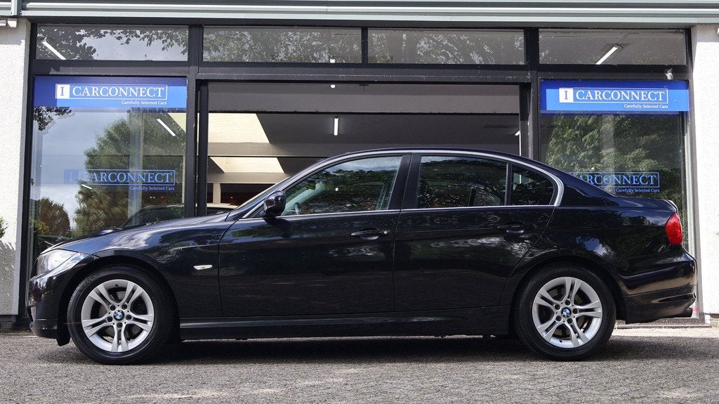 BMW 3-serie 320i Business Line|Navi|Cruise|PDC|LMV|Xenon|LCI, Zwart, 4 cilinders, Zwart, Origineel Nederlands