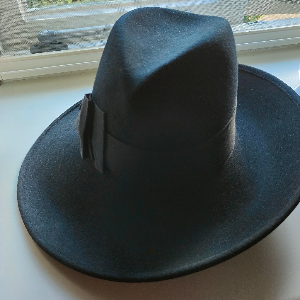 Prachtige dameshoed, Complit., Kleding | Dames, Complit, Verzenden, Zo goed als nieuw