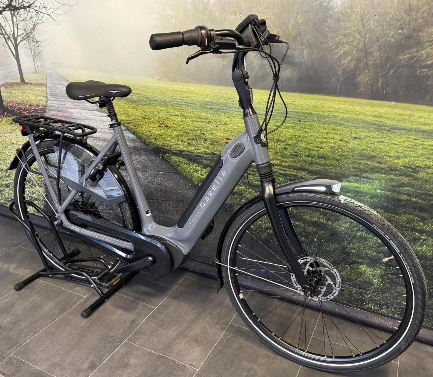 Foto 2 van NIEUWE Gazelle Grenoble C8 - 3599 → 2799! Scherp Geprijsd