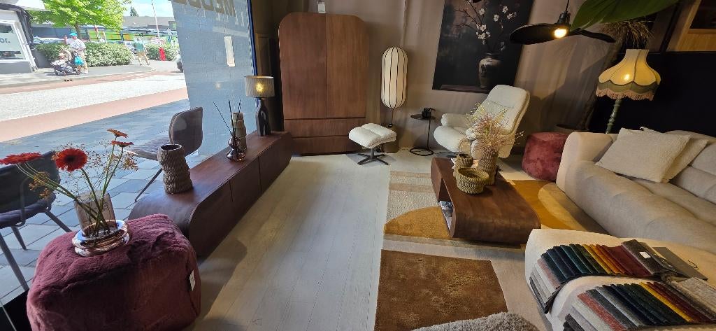 TV-meubel King Bruin Mangohout 210 cm Showmodel KORTING, Huis en Inrichting, Kasten | Televisiemeubels, B, Ophalen of Verzenden