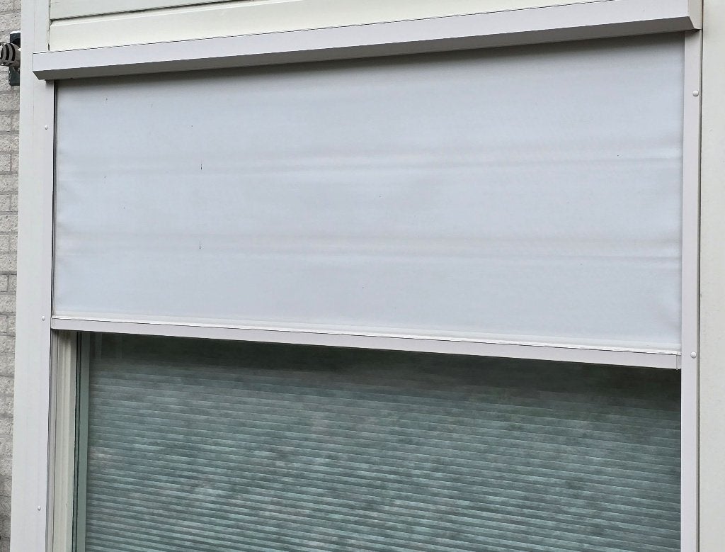 Ritsscreen creme kleur ral 9001 2360X2220 bXh, Ophalen, Elektrisch, 150 tot 300 cm, Screen